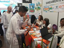 La UES VALLE particip&oacute; en la primera feria de la transparencia