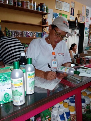 LA UES VALLE DECOMISO PRODUCTOS NATURISTAS QUE NO TENIAN REGISTRO SANITARIO EN EL MUNICIPIO DE ROLDANILLO