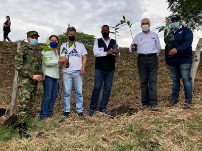 Con la siembra de 1.550 árboles en cuencas prioritarias se cumplió una nueva jornada por un ‘Valle Más Verde’