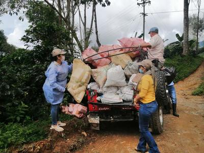 Más de mil kilos de envases de agroquímicos acopiados en Trujillo comenzaron a transformarse en madera plástica