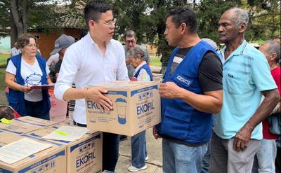 Más de cien familias campesinas de Restrepo recibieron filtros para el tratamiento del agua en la vivienda.