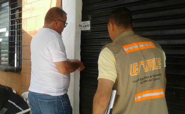 La UESVALLE cierra droguer&iacute;as al sur de Cali