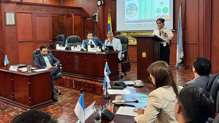 En control pol&iacute;tico, la Secretar&iacute;a Departamental de Salud y la UESVALLE informaron las acciones efectivas para el control del dengue en el Valle del Cauca